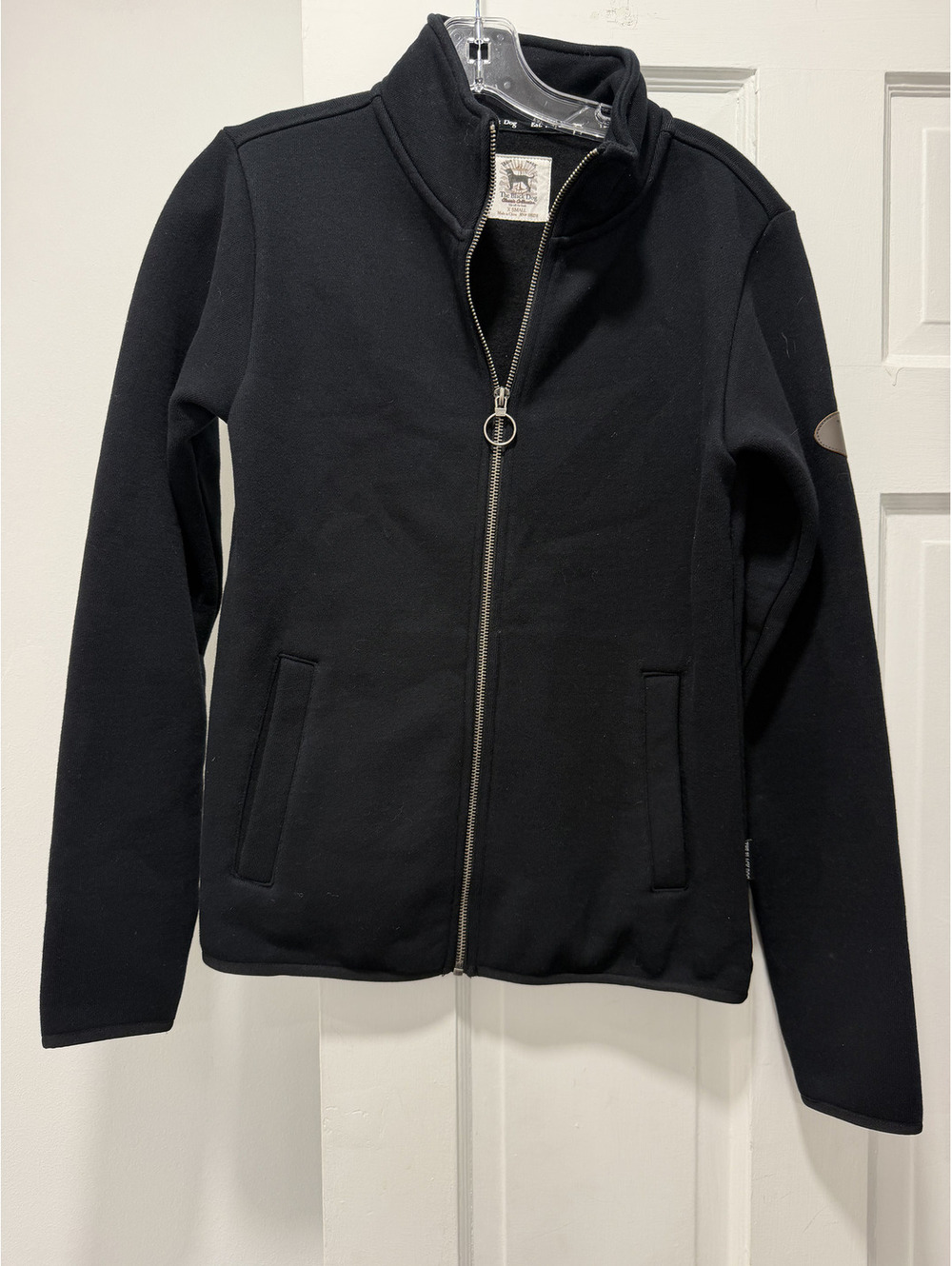 The black dog pullover Jacket Women's black jacket with zipper XS